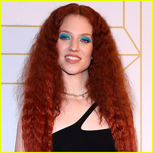 Jess Glynne Says a Restaurant Discriminated Against Her Because of Her Clothes